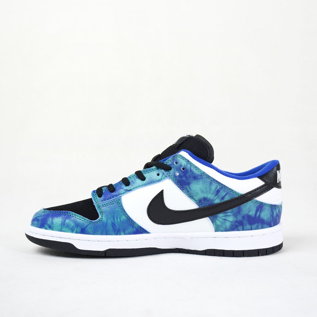Buy Online SB Dunk Low Tie-Dye In Pakistan | Nike SB Dunk Low Tie-Dye Best Prices In Pakistan